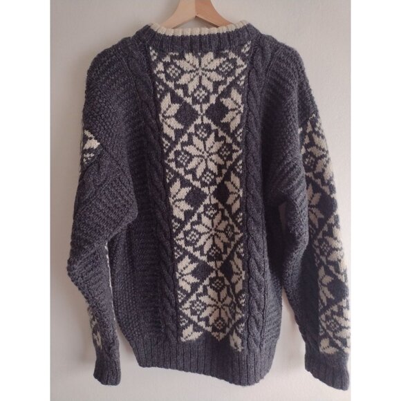 Club Room Gray and White Crewneck Sweater - Picture 8 of 10